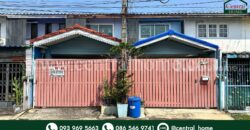 ทาวน์เฮ้าส์ หมู่บ้านพูลผล ซอยวัดลาดสนุ่น – ลำลูกกา คลอง 1