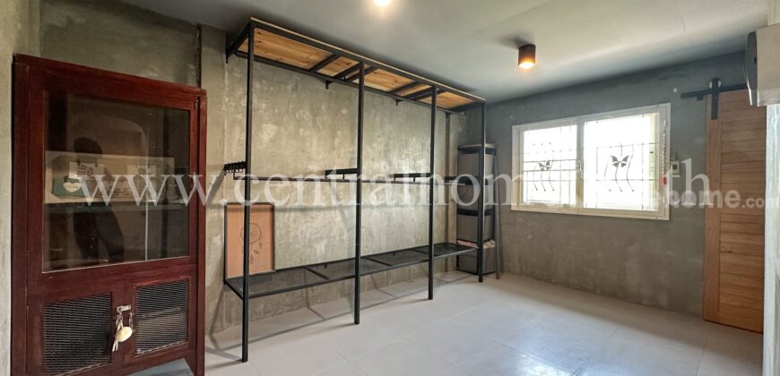ทาวน์เฮ้าส์ หมู่บ้านพูลผล ซอยวัดลาดสนุ่น – ลำลูกกา คลอง 1