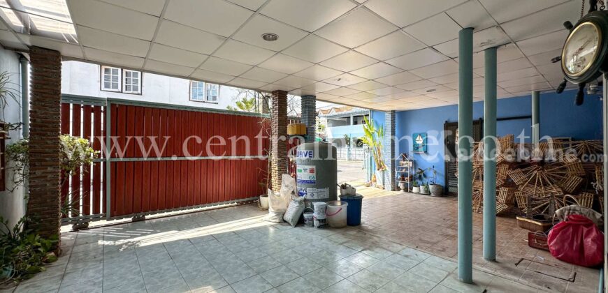 ทาวน์เฮ้าส์ หมู่บ้านพูลผล ซอยวัดลาดสนุ่น – ลำลูกกา คลอง 1
