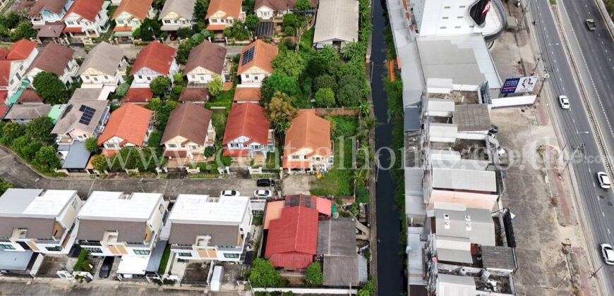 บ้านเดี่ยว หมู่บ้านลัดดารมย์ ราชพฤกษ์ – รัตนาธิเบศร์ ติดถนนราชพฤกษ์ ขายถูกสุดในโครงการ