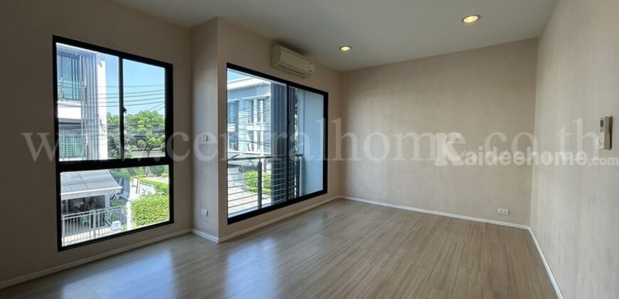 ทาวน์โฮม 3 ชั้น บ้านกลางเมือง รัตนาธิเบศร์ หลังมุม