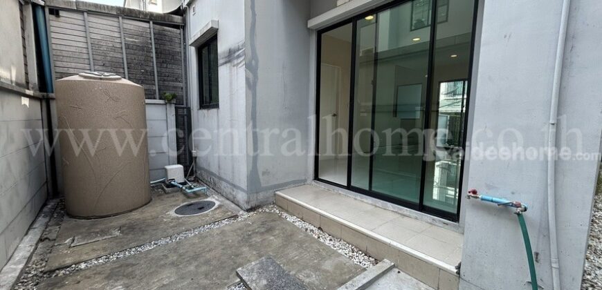 ทาวน์โฮม 3 ชั้น บ้านกลางเมือง รัตนาธิเบศร์ หลังมุม