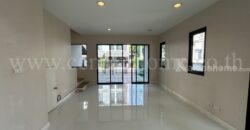 ทาวน์โฮม 3 ชั้น บ้านกลางเมือง รัตนาธิเบศร์ หลังมุม