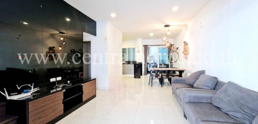 ทาวน์โฮม 3 ชั้น เบล็สทาวน์ ศรีสมาน – ติวานนท์ (Blesstown Srisaman-Tivanon)