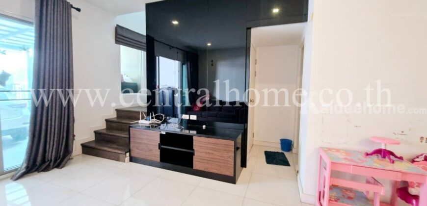 ทาวน์โฮม 3 ชั้น เบล็สทาวน์ ศรีสมาน – ติวานนท์ (Blesstown Srisaman-Tivanon)