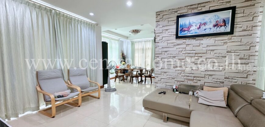 บ้านเดี่ยว ปลูกสร้างเอง ติดถนนเมน ซอยอ่อนนุช 70/1 ทำเลดีที่สุดในย่าน