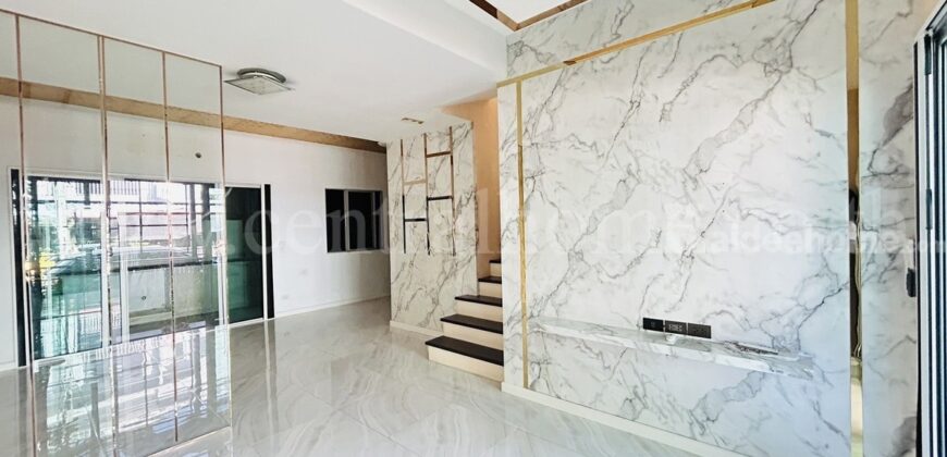 ทาวน์เฮาส์ เดอะ คอนเนค สุวรรณภูมิ ซอยกิ่งแก้ว 37 ถูกที่สุดในโครงการ