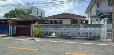 ขายที่ดินปุณณวิถี วชิรธรรมสาธิต สุขุมวิท 101 ที่ดินพร้อมบ้านเก่า 56 ตร.ว ถนนหน้าที่ดินกว้าง สภาพแวดล้อมดี ไม่แออัด ใกล้สถานีรถไฟฟ้า BTS ปุณณวิถี อุดมสุข ซีคอนศรีนครินทร์ 087-9074045