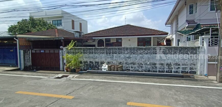 ขายที่ดินปุณณวิถี วชิรธรรมสาธิต สุขุมวิท 101 ที่ดินพร้อมบ้านเก่า 56 ตร.ว ถนนหน้าที่ดินกว้าง สภาพแวดล้อมดี ไม่แออัด ใกล้สถานีรถไฟฟ้า BTS ปุณณวิถี อุดมสุข ซีคอนศรีนครินทร์ 087-9074045