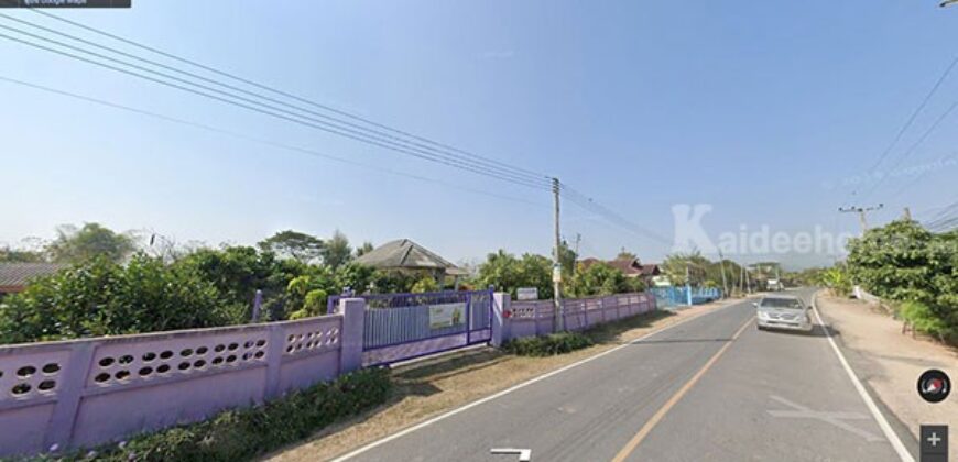 บ้านสวย อ.พร้าว เชียงใหม่ ด้วยสวนไม้ดอก รอบสนามหญ้าขจี สีเขียว ร่มรื่น เงียบสงบ น่าอยู่ ขนาดที่ดิน 417 ตรว. ขนาดบ้าน 116 ตรม. อยู่่ติดถนนใหญ่ ใกล้ชุมชน ห่างตลาดสด เทศบาลเวียงพร้าว เพียง 1 ก.ม. ใช้เวลา ขับรถ10 นาที อยู่ห่างวัดป่าอาารย์มั่น 200 ม.