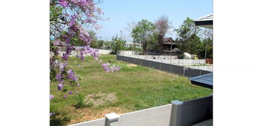 ที่ดิน หมู่บ้านเมธินีฮิลล์เพลส อยู่ ถ.เชียงใหม่-หางดง(108) หลักก.ม.10 เข้าซอย 500 เมตร ต.สันผักหวาน อ.หางดง เชียงใหม่