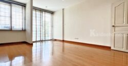 ทาวน์เฮ้าส์ให้เช่า พัฒนาการ 31/1 ทาวน์เฮ้าส์ 3 ชั้น รอยัล โฮม สภาพดี ราคาโดนใจ สบายกระเป๋า