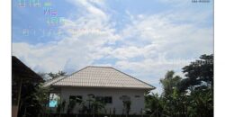 บ้านสวย อ.พร้าว เชียงใหม่ ด้วยสวนไม้ดอก รอบสนามหญ้าขจี สีเขียว ร่มรื่น เงียบสงบ น่าอยู่ ขนาดที่ดิน 417 ตรว. ขนาดบ้าน 116 ตรม. อยู่่ติดถนนใหญ่ ใกล้ชุมชน ห่างตลาดสด เทศบาลเวียงพร้าว เพียง 1 ก.ม. ใช้เวลา ขับรถ10 นาที อยู่ห่างวัดป่าอาารย์มั่น 200 ม.