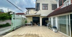 บ้านเดี่ยว 2 หลัง พร้อมที่ดิน 81 ตร.วา ลาดพร้าว 25 ราคาถูก