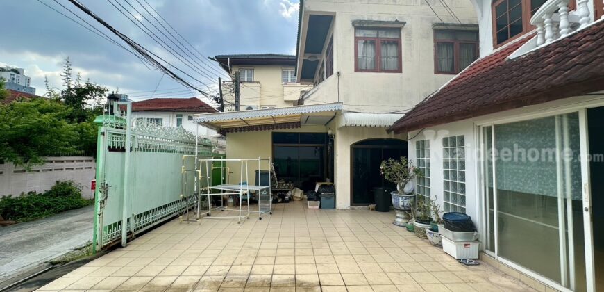 บ้านเดี่ยว 2 หลัง พร้อมที่ดิน 81 ตร.วา ลาดพร้าว 25 ราคาถูก
