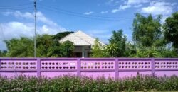 บ้านสวย อ.พร้าว เชียงใหม่ ด้วยสวนไม้ดอก รอบสนามหญ้าขจี สีเขียว ร่มรื่น เงียบสงบ น่าอยู่ ขนาดที่ดิน 417 ตรว. ขนาดบ้าน 116 ตรม. อยู่่ติดถนนใหญ่ ใกล้ชุมชน ห่างตลาดสด เทศบาลเวียงพร้าว เพียง 1 ก.ม. ใช้เวลา ขับรถ10 นาที อยู่ห่างวัดป่าอาารย์มั่น 200 ม.