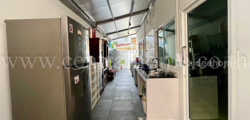 บ้านแฝด หมู่บ้าน การ์เด้นซิตี้ สุขุมวิท 79 หลังริม