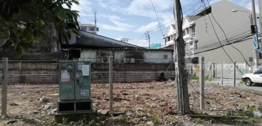 ขายที่ดินสุขุมวิท ปุณณวิถี วชิรธรรมสาธิต 18 อุดมสุข บางนา ที่ดิน 100 ตร.ว แปลงมุมหน้ากว้างติดถนน แบ่งแปลงได้ง่าย ปรับถมที่แล้ว ใกล้รถไฟฟ้า BTS ซีคอนศรีนครินทร์ แปลงสวย ทำเลดี 087-9074045