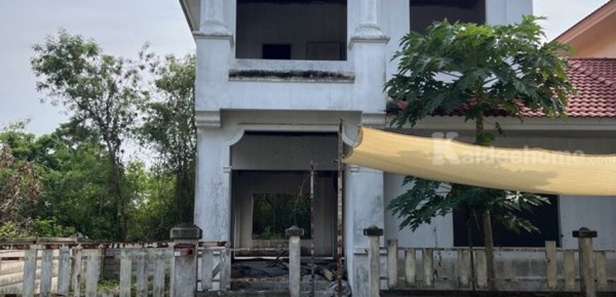 ขายบ้านแฝด 44.7 ตรว …. เพียง 1.89 ล้าน , ศาลายา – ซอยดาวทอง 2 – นครปฐม ( ขายตามสภาพ ราคาถูก ) โทร. 093-3935150