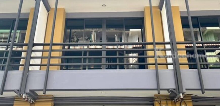 ขายทาวน์โฮม 3 ชั้น สร้างใหม่ ใกล้สะพานกรุงธน ซอยราชวิถี 21 (ซอยรีเวอร์ไซด์) โทร 0813477121