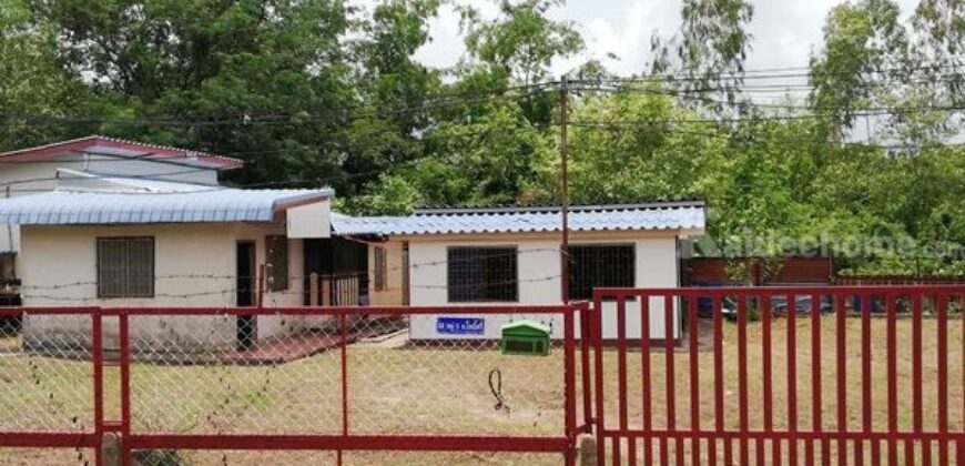 บ้านให้เช่า อยู่ตำบลโพธิ์ศรี อ.พิบูลมังสาหาร จ.อุบลราชธานี มีรั้วล้อม บรรยากาศดี โทร. 0870705615