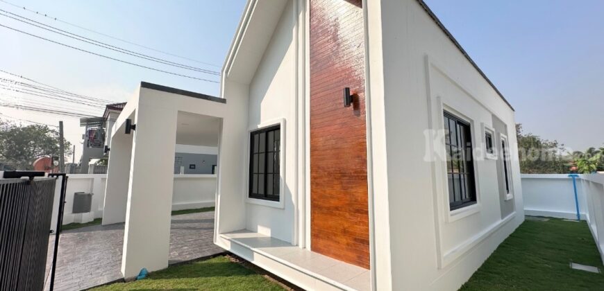 บ้านชั้นเดียว หมู่บ้านปีกไม้ 1 คลองถนน – ลาดปลาดุก เลียบคลองประปามหาสวัสดิ์ ใกล้ เซ็นทรัลเวสต์เกต, ตลาดบางใหญ่ และ รถไฟฟ้า MRT คลองบางไผ่