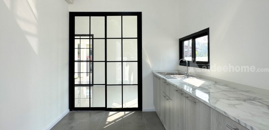 บ้านชั้นเดียว หมู่บ้านปีกไม้ 1 คลองถนน – ลาดปลาดุก เลียบคลองประปามหาสวัสดิ์ ใกล้ เซ็นทรัลเวสต์เกต, ตลาดบางใหญ่ และ รถไฟฟ้า MRT คลองบางไผ่