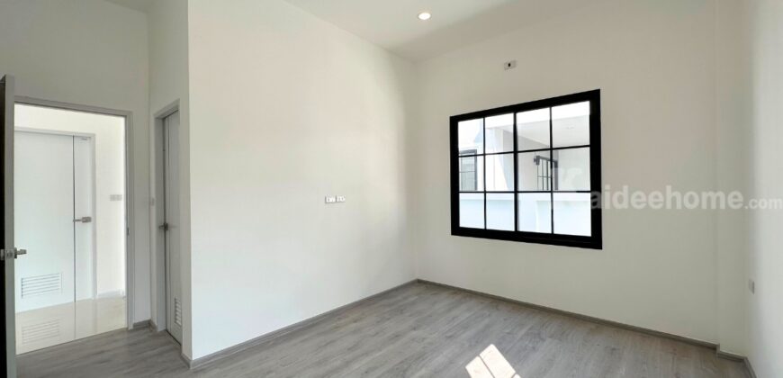 บ้านชั้นเดียว หมู่บ้านปีกไม้ 1 คลองถนน – ลาดปลาดุก เลียบคลองประปามหาสวัสดิ์ ใกล้ เซ็นทรัลเวสต์เกต, ตลาดบางใหญ่ และ รถไฟฟ้า MRT คลองบางไผ่