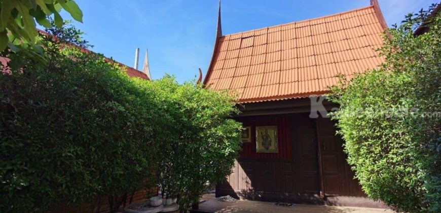 บ้านเรือนไทย สวยท่ามกลางธรรมชาติ บรรยากาศร่มรื่น วิวภูเขา บนพื้นที่ 1 ไร่ อู่ทอง สุพรรณบุรี