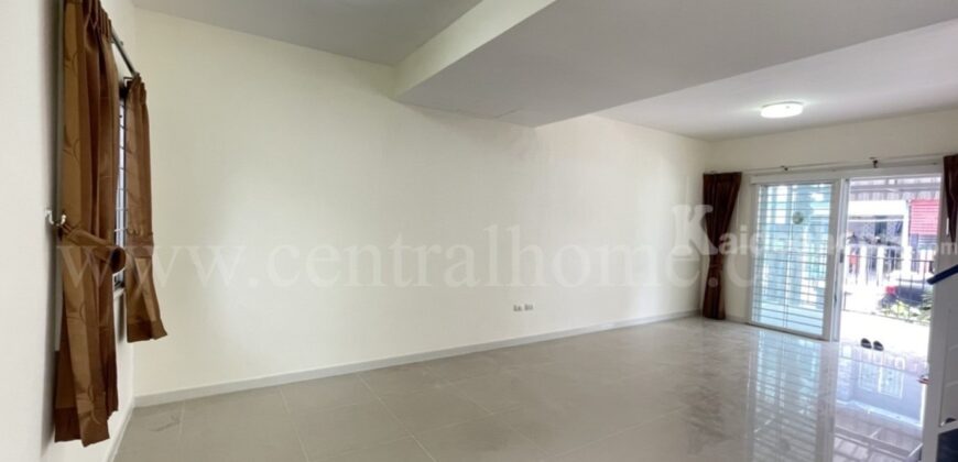 ทาวน์เฮ้าส์ บ้านพฤกษา 96/1 รังสิต – คลองหลวง 2 ต้นโครงการ