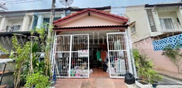 ทาวน์โฮม หมู่บ้าน ธนาภิรมย์ เพชรเกษม 69 หลังริม