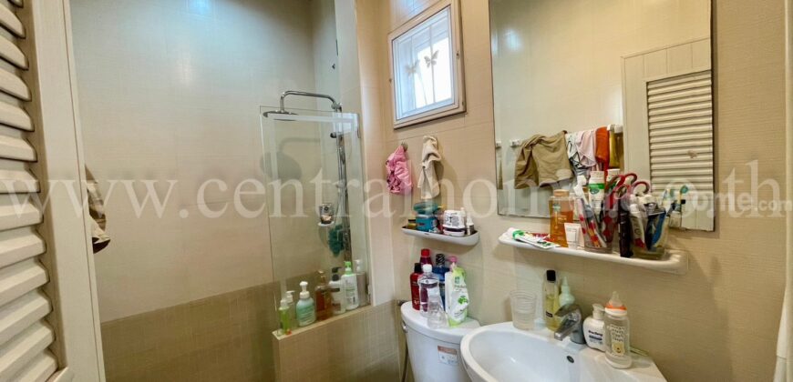 ทาวน์โฮม หมู่บ้าน ธนาภิรมย์ เพชรเกษม 69 หลังริม