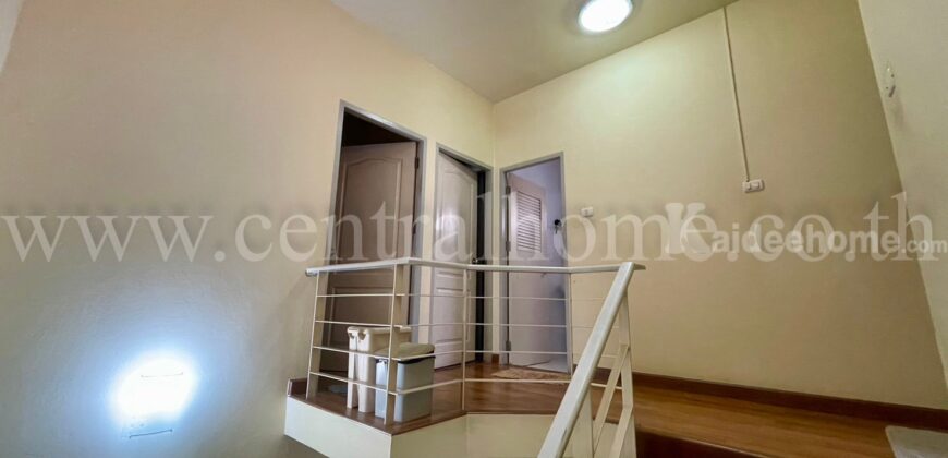 ทาวน์โฮม หมู่บ้าน ธนาภิรมย์ เพชรเกษม 69 หลังริม