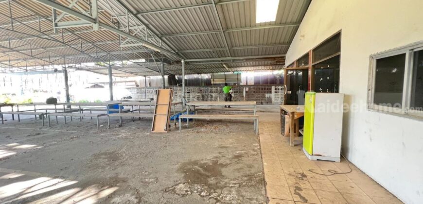 ที่ดินพร้อมสิ่งปลูกสร้างสวยทำเลดีใกล้ Thai Oil อ่าวอุดม แหลมฉบัง ชลบุรี