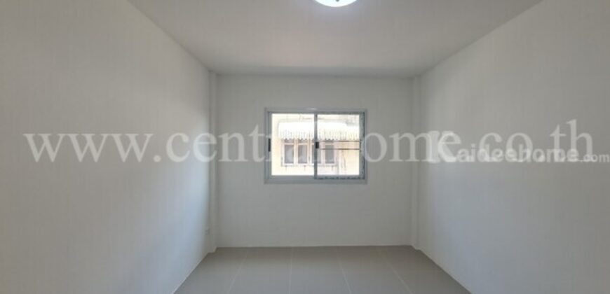 ทาวน์เฮ้าส์ หมู่บ้าน ปิยวรารมย์ 1 รีโนเวทพร้อมอยู่ หลังริม