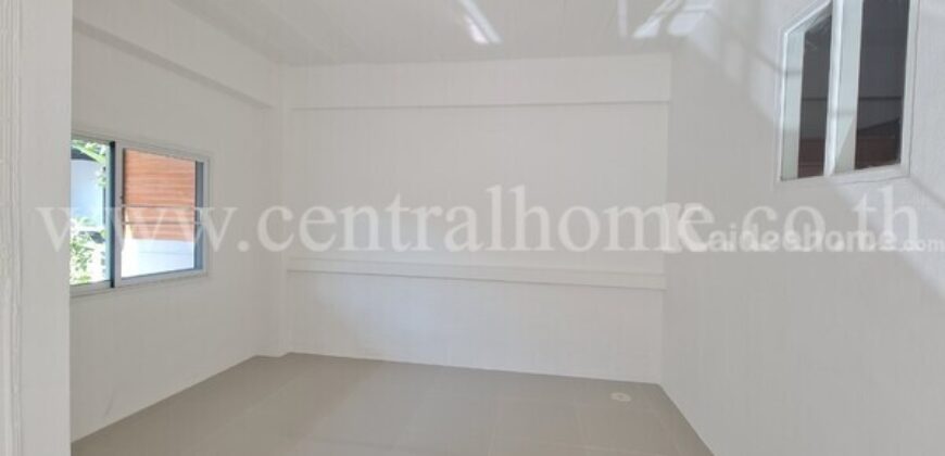 ทาวน์เฮ้าส์ หมู่บ้าน ปิยวรารมย์ 1 รีโนเวทพร้อมอยู่ หลังริม