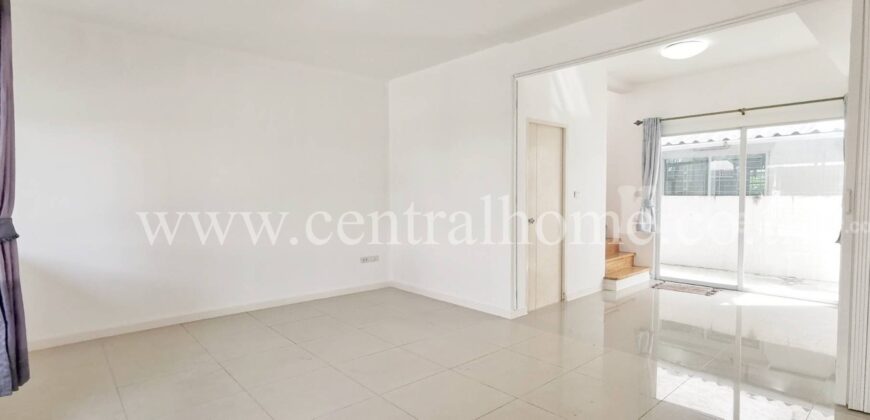 ทาวน์โฮม หมู่บ้าน อินดี้ 2 ประชาอุทิศ 90 ราคาถูก พร้อมอยู่