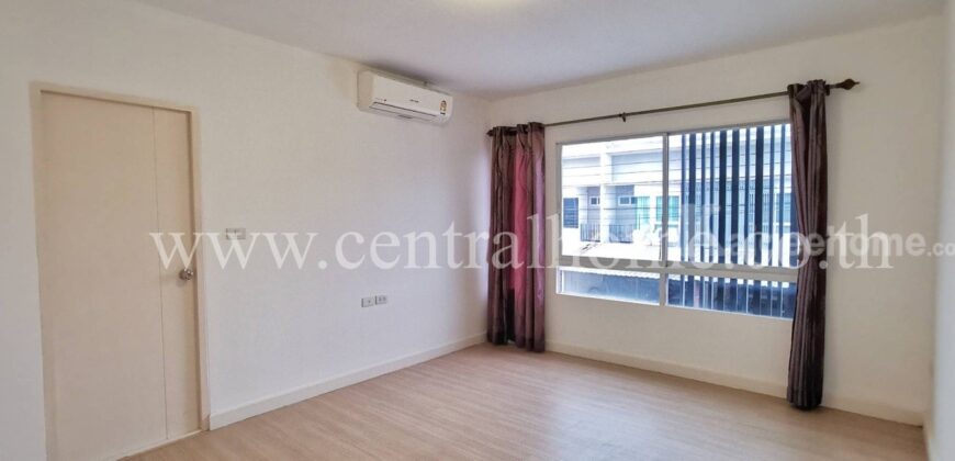 ทาวน์โฮม หมู่บ้าน อินดี้ 2 ประชาอุทิศ 90 ราคาถูก พร้อมอยู่