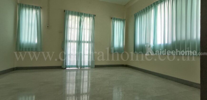 ทาวน์เฮ้าส์ หมู่บ้าน กฤษณา ซอย ร่มเกล้า 12 หลังริม ราคาถูก