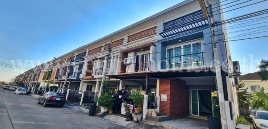 ทาวน์เฮ้าส์ อาร์เค พาร์ค 406 รามอินทรา – คู้บอน หลังริม