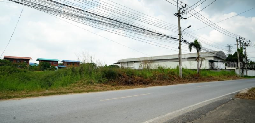 ขายที่ดินถมแล้วแปลงมุม 2 ไร่ 21 ตรว. ต.ลำโพ อ.บางบัวทอง ติดถนน เหมาะทำออฟฟิตโรงงาน