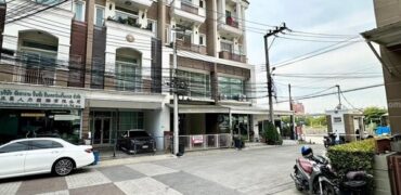 ขายทาวน์โฮม 3 ชั้น โครงการ Premium Place 5 เอกมัย-รามอินทรา ถ.นวลจันทร์50 บรรยากาศดี โทร 081-4220606