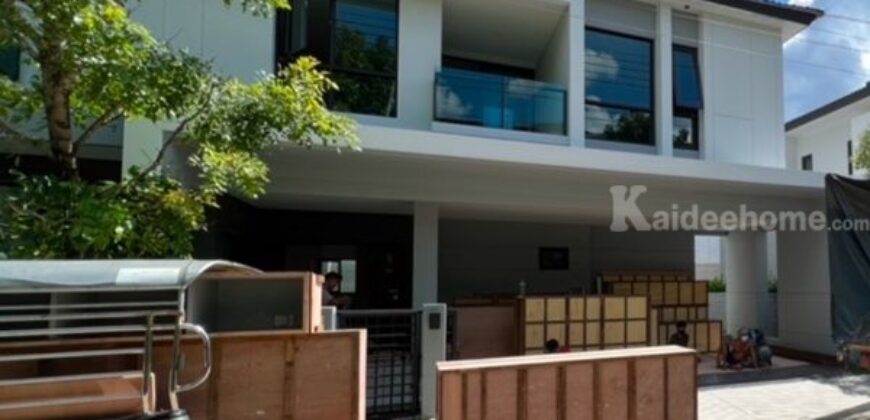 ขายบ้านใหม่ หลังใหญ่ กรุงเทพกรีฑา ตกแต่งครบ 5 ห้องนอน โทร 081-1387166