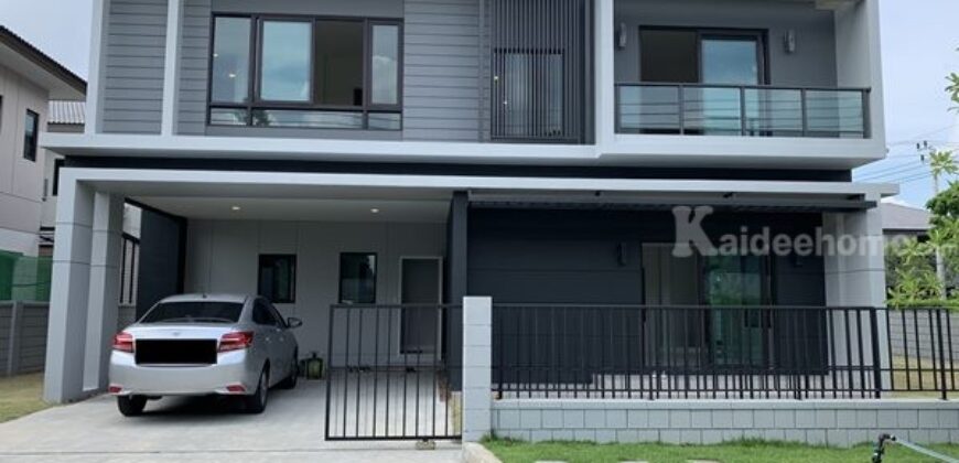 ขายบ้านเดี่ยว Centro Bangna Km.7 ใกล้ห้างเมกาบางนา 2 นาที แปลงมุม 4 ห้องนอน โทร 065-1428963