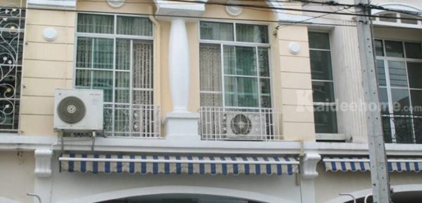 ขายโฮมออฟฟิศ 4 ชั้นครึ่ง ทำเลเพชร ราคา คุ้มกว่าซื้อคอนโดเยอะ อยู่หมู่บ้านกลางเมืองรัชดาลาดพร้าว โทร 0936481281