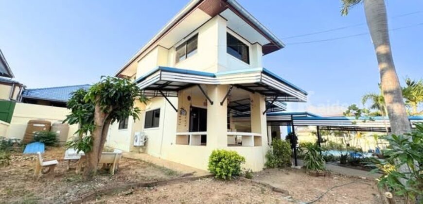 บ้านเดี่ยวสองชั้นพร้อมสระว่ายน้ำ หมู่บ้านพบโชค สัตหีบ ชลบุรี