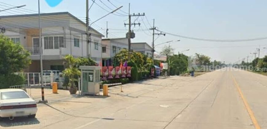 ขาย ทาวน์เฮา​ส์ ​หลังมุม ไลฟ์สไตล์ ​ติดสาธารณะ​ 6​ เลน​