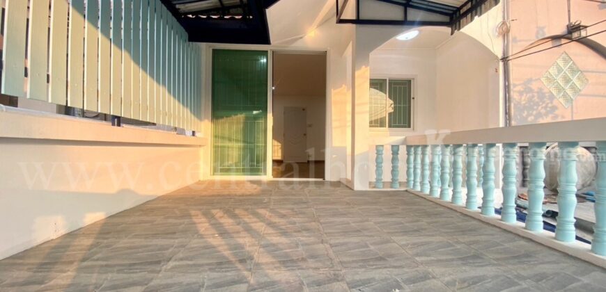 ทาวน์เฮ้าส์ ซอย รัตนาธิเบศร์ 22 รีโนเวท พร้อมอยู่