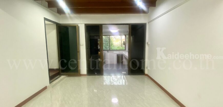 ทาวน์เฮ้าส์ ซอย รัตนาธิเบศร์ 22 รีโนเวท พร้อมอยู่