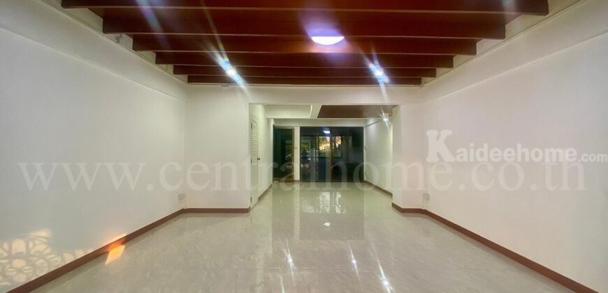 ทาวน์เฮ้าส์ ซอย รัตนาธิเบศร์ 22 รีโนเวท พร้อมอยู่